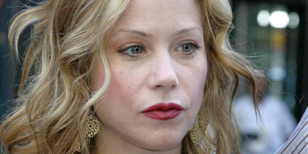 SORGTUNG: Christina Applegate er i dyp sorg etter dødsfallet til ekskjæresten. SORGTUNG: Christina Applegate er i dyp sorg etter dødsfallet til ekskjæresten.