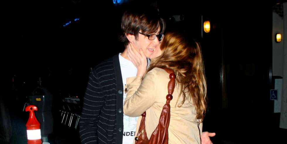 OVER: Drew Barrymore og Justin Long brøt forholdet i sommer. OVER: Drew Barrymore og Justin Long brøt forholdet i sommer.