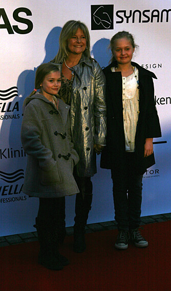 Elisabeth Andreassen og døtrene Nora og Anna Elisabeth Andreassen og døtrene Nora og Anna