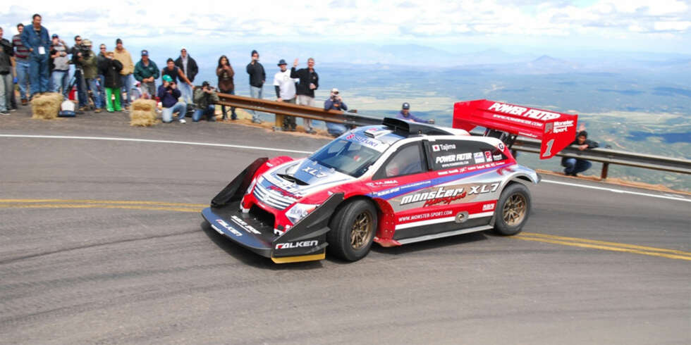 Vi tar vel ikke for hardt i om vi kaller Pikes Peak verdens mest krevende billøp. Det er mange steder som kan gjøre vondt her... Vi tar vel ikke for hardt i om vi kaller Pikes Peak verdens mest krevende billøp. Det er mange steder som kan gjøre vondt her...