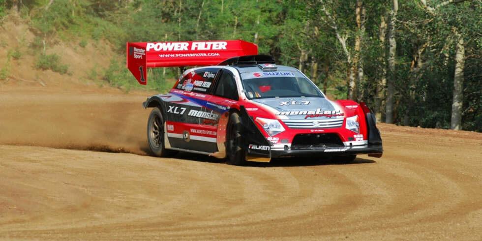 I fjor satte ""Monster"" Tajima bakkerekort i den heftige Suzuki´en. I fjor satte ""Monster"" Tajima bakkerekort i den heftige Suzuki´en.