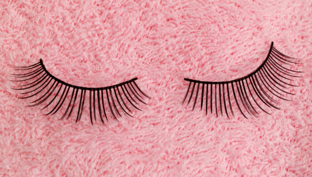 Falske øyevipper er ikke det samme som en god maskara. Det ser det ut til at L'Oréal har glemt da de lagde sin nyeste maskara-reklame. (Foto: iStockphoto) Falske øyevipper er ikke det samme som en god maskara. Det ser det ut til at L'Oréal har glemt da de lagde sin nyeste maskara-reklame. (Foto: iStockphoto)