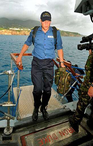 PÅ OPPDRAG: Prins William er for tiden på oppdrag med den britiske marinen i Karibien, men vil returnere til Enlgand neste uke. PÅ OPPDRAG: Prins William er for tiden på oppdrag med den britiske marinen i Karibien, men vil returnere til Enlgand neste uke.