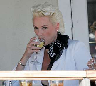 AVHENGIG: Brigitte Nielsen slet kenge med alkoholproblemer, og har fått hjelp for avhengigheten. AVHENGIG: Brigitte Nielsen slet kenge med alkoholproblemer, og har fått hjelp for avhengigheten.