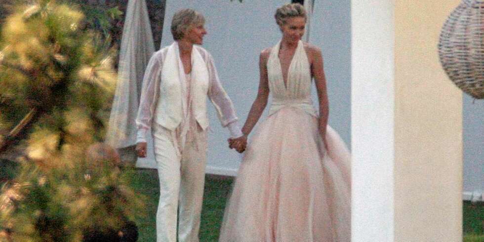I HAGEN: Ellen Degeneres og Portia de Rossi ga hverandre sitt ja i hagen i Los Angeles I HAGEN: Ellen Degeneres og Portia de Rossi ga hverandre sitt ja i hagen i Los Angeles