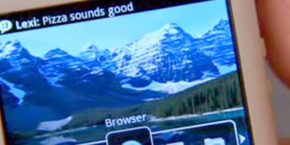 HELT ÅPENT: Android-telefonen byr på helt nye måter å samkjøre nettprat, kart, gatebilder og navigasjon på. HELT ÅPENT: Android-telefonen byr på helt nye måter å samkjøre nettprat, kart, gatebilder og navigasjon på.