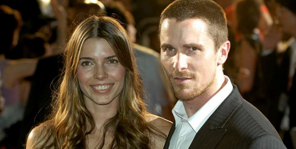 NYTT LIV: I 2000 begynte Christian Bale et nytt liv sammen med kona, Sibi Blazic, i Los Angeles. Han skal ha vært svært lettet over å unnslippe alle familieproblemene hjemme i Storbritannia. NYTT LIV: I 2000 begynte Christian Bale et nytt liv sammen med kona, Sibi Blazic, i Los Angeles. Han skal ha vært svært lettet over å unnslippe alle familieproblemene hjemme i Storbritannia.