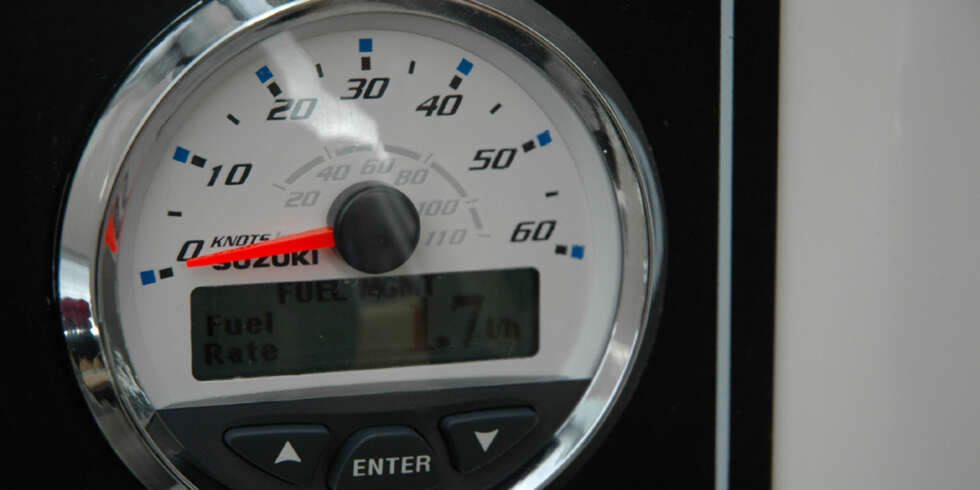 Sammen med de nye Suzuki-motorene, introduseres også helt nye multiinstrumenter. Sammen med de nye Suzuki-motorene, introduseres også helt nye multiinstrumenter.