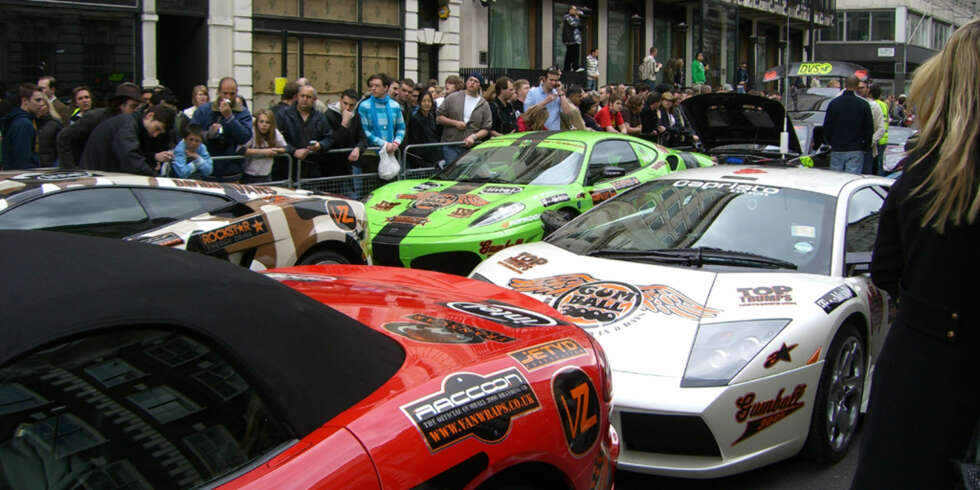 Gumball 3000 er spekket av dyre biler, dyr drikke og dyre bøter. Gumball 3000 er spekket av dyre biler, dyr drikke og dyre bøter.