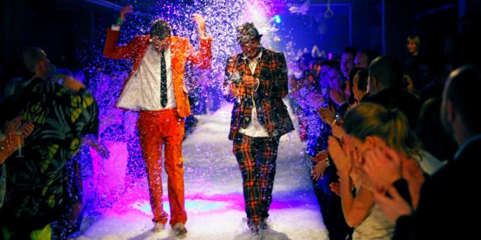 SUKSESS: Simen Staalnacke og Peder Børresen møter et begeistret publikum under Oslo Fashion Week i februar 2008. SUKSESS: Simen Staalnacke og Peder Børresen møter et begeistret publikum under Oslo Fashion Week i februar 2008.