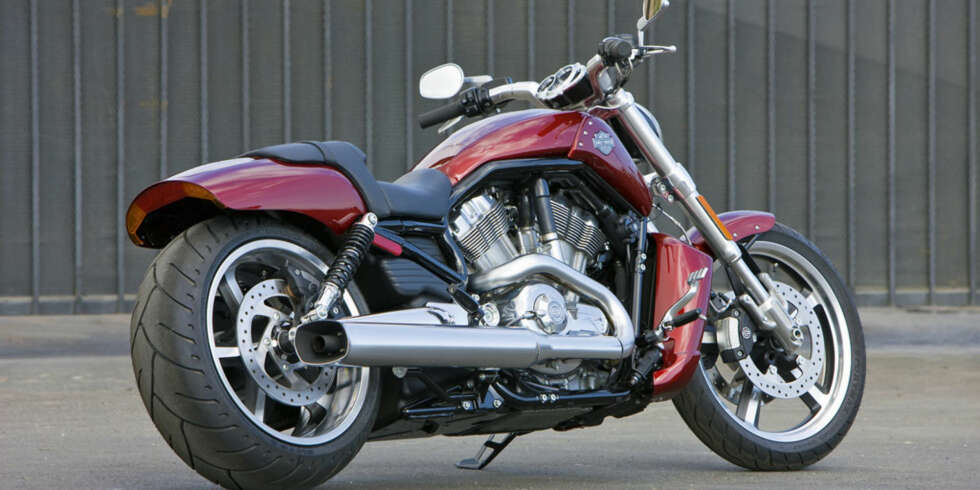 ABS-BREMSER: I likhet med de andre V-Rod 2009-modellene kommer også Muscle med ABS-bremser som standard. ABS-BREMSER: I likhet med de andre V-Rod 2009-modellene kommer også Muscle med ABS-bremser som standard.