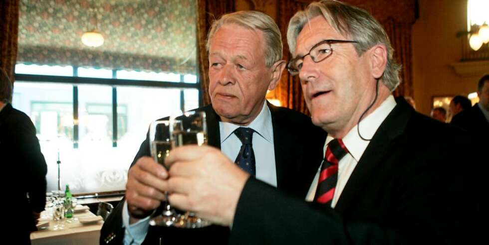 GODE KOLLEGER: Davy jobbet i mange å sammen med TV 2-sjefen Kåre Valebrokk. Her udner avskjedsfesten til sjefen på Theatercaféen i juni 2007. GODE KOLLEGER: Davy jobbet i mange å sammen med TV 2-sjefen Kåre Valebrokk. Her udner avskjedsfesten til sjefen på Theatercaféen i juni 2007.