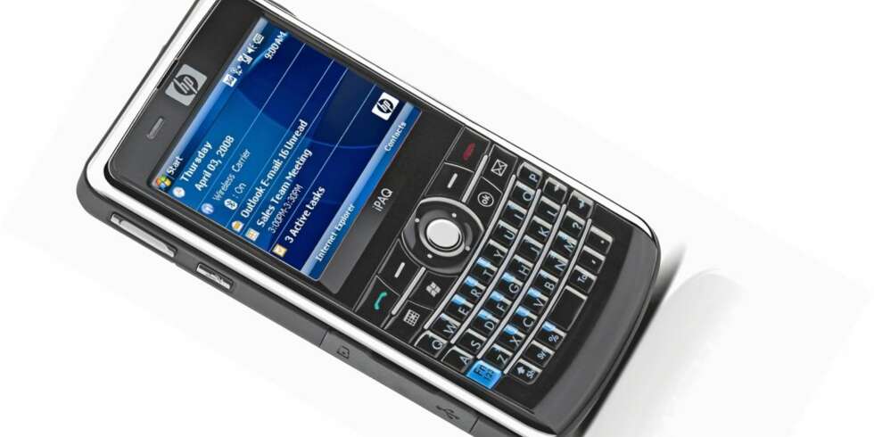 HP iPac 910c er en PC i telefonformat. Det er nesten ikke noe du kan gjøre med en PC som du ikke kan gjøre med denne mobilen. HP iPac 910c er en PC i telefonformat. Det er nesten ikke noe du kan gjøre med en PC som du ikke kan gjøre med denne mobilen.