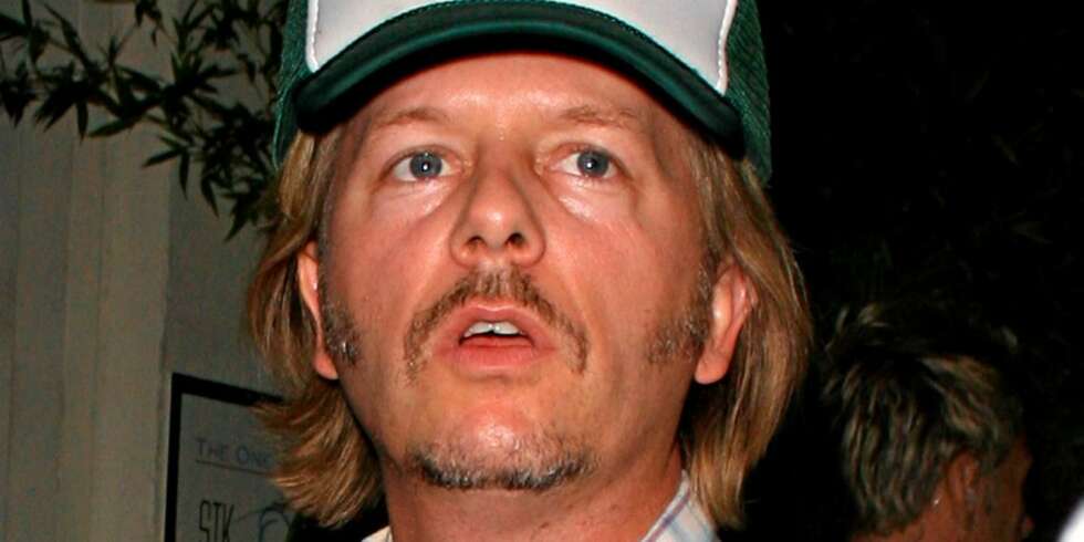 PLAYBOY-PAPPA: David Spade ble pappa forrige uke. Eller ble han egentlig det? PLAYBOY-PAPPA: David Spade ble pappa forrige uke. Eller ble han egentlig det?