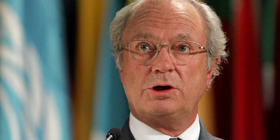 SKJULER FORHOLDET: Kong Carl Gustaf vil ikke ha noe av at ekdstedatteren og kjæresten er samboere - for offentligheten. SKJULER FORHOLDET: Kong Carl Gustaf vil ikke ha noe av at ekdstedatteren og kjæresten er samboere - for offentligheten.