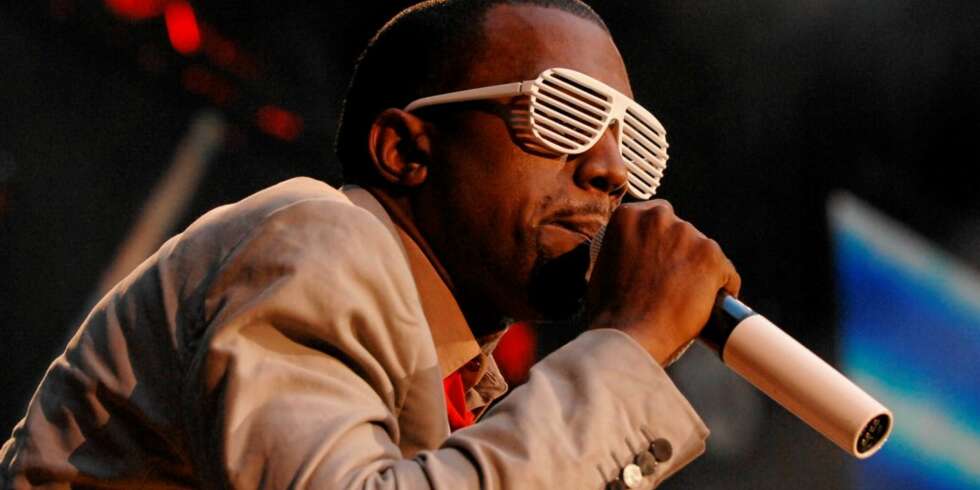 ARRESTERT: Kanye West ble arrestert og siktet for vandalisme på flyplassen i Los Angeles torsdag. ARRESTERT: Kanye West ble arrestert og siktet for vandalisme på flyplassen i Los Angeles torsdag.