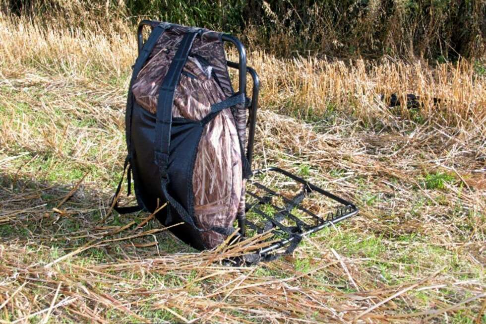 Nedpakket gåsetelt med nedslått meis. Nedpakket gåsetelt med nedslått meis.