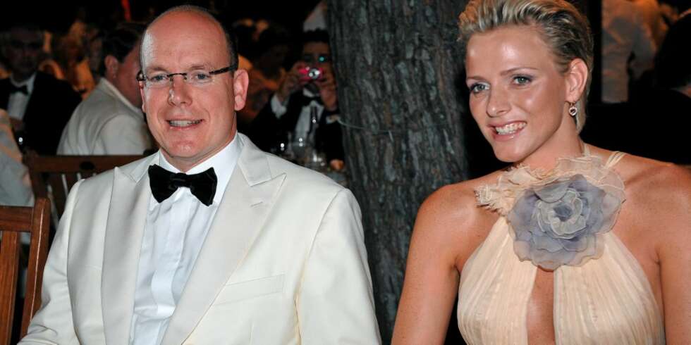 KUNNGJØR FORLOVELSE: Prins Albert II av Monaco kommer offisielt til å kunngjøre sin forlovelse med Charlene Wittstock neste uke. KUNNGJØR FORLOVELSE: Prins Albert II av Monaco kommer offisielt til å kunngjøre sin forlovelse med Charlene Wittstock neste uke.