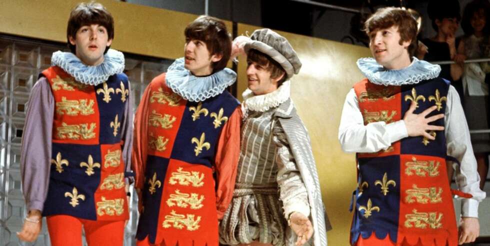 POPFENOMEN: The Beatles dominerte både hitlistene og musikkbransjen gjennom hele karrieren. Her fra en sketsj fra TV-showet deres i 1964. POPFENOMEN: The Beatles dominerte både hitlistene og musikkbransjen gjennom hele karrieren. Her fra en sketsj fra TV-showet deres i 1964.