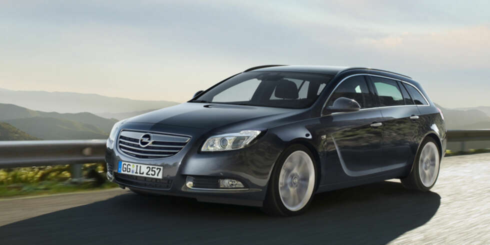 OPEL EcoFLEX: Beste Insignia-motor bør ikke forurense mer CO2 enn 130 gram fra en 110-hesters diesel skal den kunne kjempe mot nye Passat Blue Motion (129 gr/km). OPEL EcoFLEX: Beste Insignia-motor bør ikke forurense mer CO2 enn 130 gram fra en 110-hesters diesel skal den kunne kjempe mot nye Passat Blue Motion (129 gr/km).
