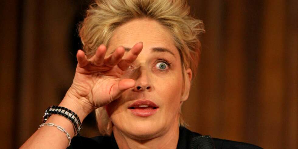 BOTOX-NEKT: Sharon Stone nekter for at hun ville gi sønnen Botox for å bekjempe fotsvetten hans. BOTOX-NEKT: Sharon Stone nekter for at hun ville gi sønnen Botox for å bekjempe fotsvetten hans.