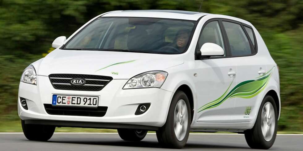HYBRID: Kia Cee'd som hybrid og med stop-and-go. HYBRID: Kia Cee'd som hybrid og med stop-and-go.