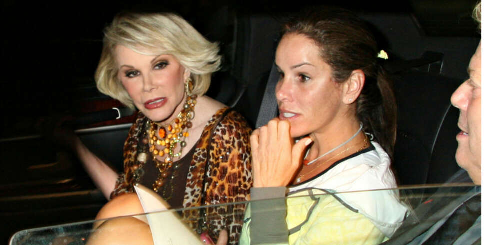 GJESTER: Joan Rivers og Melissa Rivers ankommer bryllupet til Howard Stern. GJESTER: Joan Rivers og Melissa Rivers ankommer bryllupet til Howard Stern.