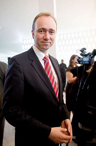 PÅ GOD VEI: Regjeringen og kulturminister Trond Giske er på god vei til å innfri kulturløftet innen 2014 med neste års bidrag til norsk film. PÅ GOD VEI: Regjeringen og kulturminister Trond Giske er på god vei til å innfri kulturløftet innen 2014 med neste års bidrag til norsk film.