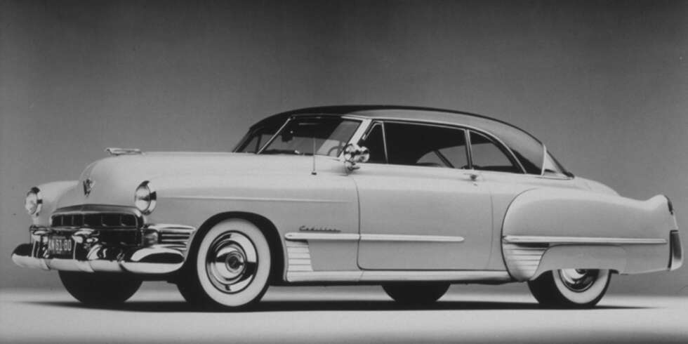 INGEN HALEFINNER: En Cadillac Coupe DeVille fra 1949. Dette var før den store ""halefinneperioden"" på slutten av 50-tallet. INGEN HALEFINNER: En Cadillac Coupe DeVille fra 1949. Dette var før den store ""halefinneperioden"" på slutten av 50-tallet.