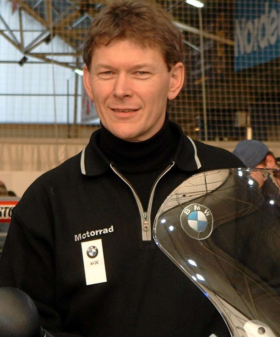 BMW-SJEF: - At det gjerne er BMW som brukes av dem som kjører lengst ser man jo på landeveien i langhelger og ferier, mener BMW-sjef Magne Eriksen. BMW-SJEF: - At det gjerne er BMW som brukes av dem som kjører lengst ser man jo på landeveien i langhelger og ferier, mener BMW-sjef Magne Eriksen.