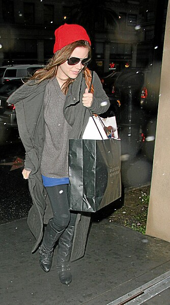 KOMFORTABEL: Rachel Bilson velger å kle seg komfortabelt når hun er ute og shopper. KOMFORTABEL: Rachel Bilson velger å kle seg komfortabelt når hun er ute og shopper.