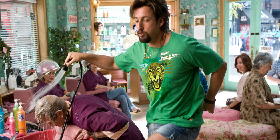 Adam Sandler i "Ikke krøll med Zohan". Eller "Dont mess with the Zohan", som filmen heter på orginalspråket. Adam Sandler i "Ikke krøll med Zohan". Eller "Dont mess with the Zohan", som filmen heter på orginalspråket.