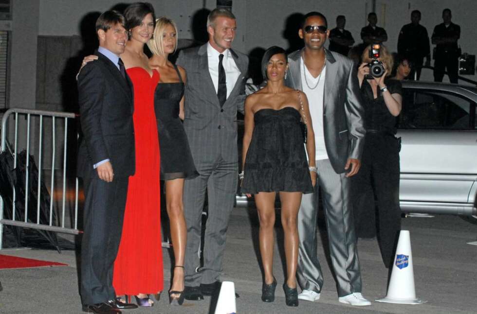 CELEBRE VENNER: Victoria og David Beckham kom raskt inn i varmen. Her stråler de på den røde løper med sine mektige Hollywood-venner Tom Cruise (f.v) Katie Holmes, Jada Pinkett og Will Smith. CELEBRE VENNER: Victoria og David Beckham kom raskt inn i varmen. Her stråler de på den røde løper med sine mektige Hollywood-venner Tom Cruise (f.v) Katie Holmes, Jada Pinkett og Will Smith.