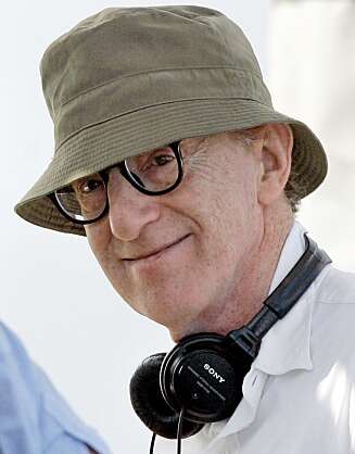 HODEPLAGG: Woody Allen er kanskje et moteikon, men hatten kunne han kanskje droppet...? HODEPLAGG: Woody Allen er kanskje et moteikon, men hatten kunne han kanskje droppet...?