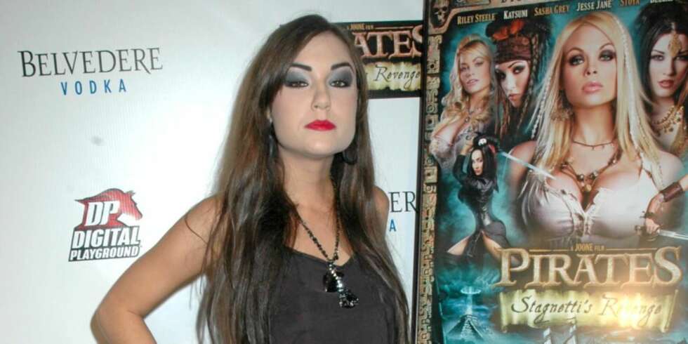 Sasha Grey spilte blant annet i kostymepornofilmen Pirates - Stagnetti's Revenge. Sasha Grey spilte blant annet i kostymepornofilmen Pirates - Stagnetti's Revenge.
