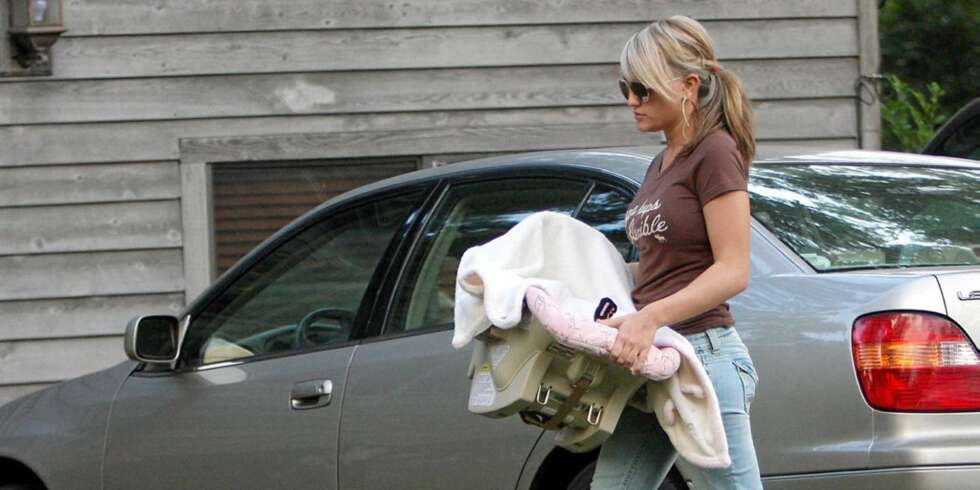 Jamie Lynn Spears på handletur med lille Maddie, eller Maddie Briann Aldridge, som er barnets fulle navn Jamie Lynn Spears på handletur med lille Maddie, eller Maddie Briann Aldridge, som er barnets fulle navn