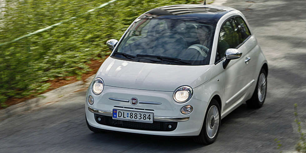 DESIGNBIL: Fiat 500 forener fine former med lavt forbruk. DESIGNBIL: Fiat 500 forener fine former med lavt forbruk.