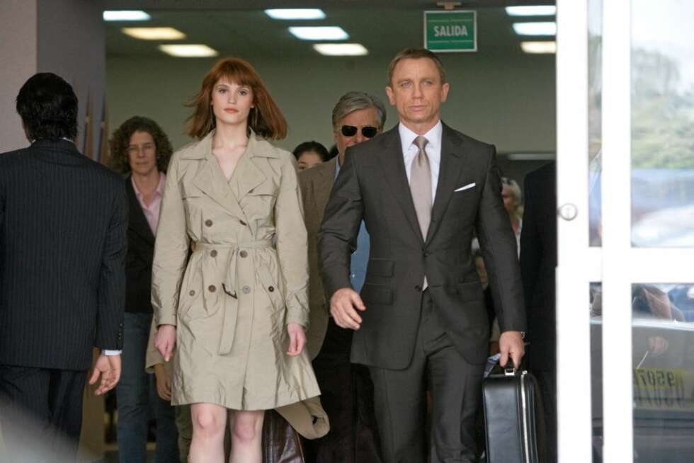 Gemma Arterton og Daniel Craig på fremmed jord. Gemma Arterton og Daniel Craig på fremmed jord.