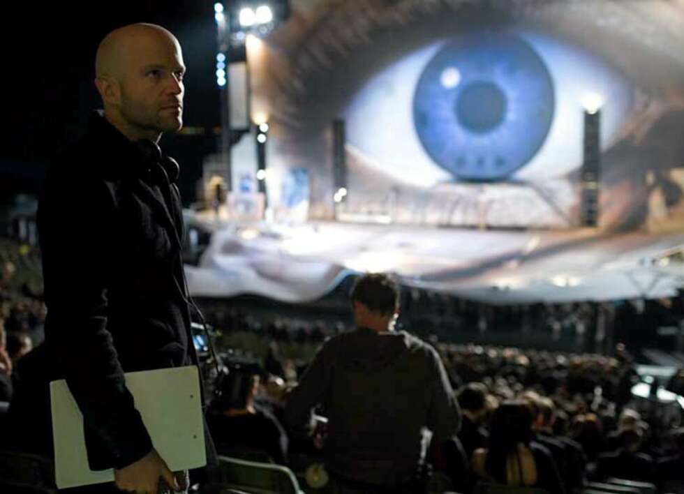 Storebror ser deg, også i Quantum of Solace. Storebror ser deg, også i Quantum of Solace.