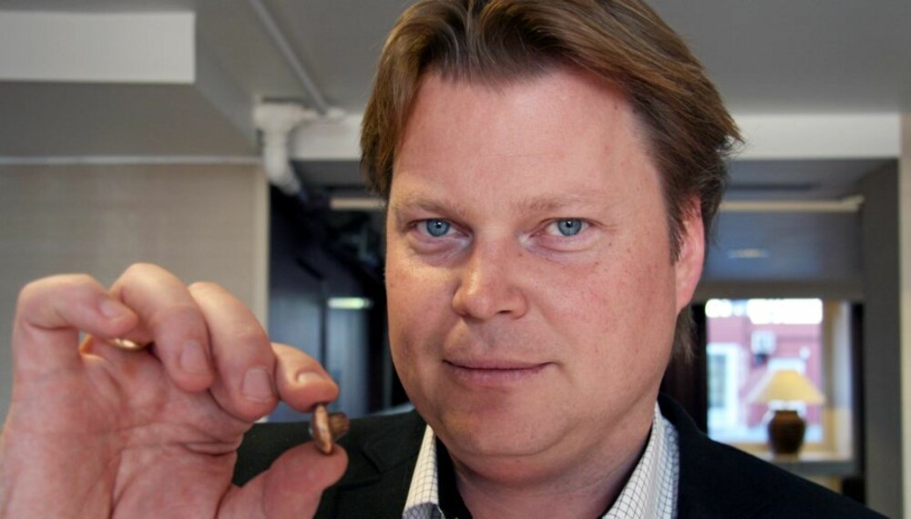 Jørn Lier Holst havnet i et skuddregn. Jørn Lier Holst havnet i et skuddregn.