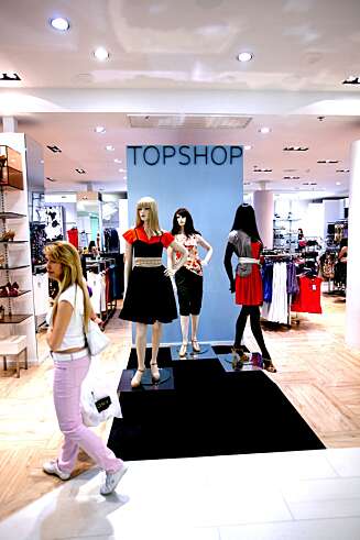 Emporium er et av mange kjøpesentre på BTC. Her kan du slå deg løs blant annet på Top Shop. Emporium er et av mange kjøpesentre på BTC. Her kan du slå deg løs blant annet på Top Shop.