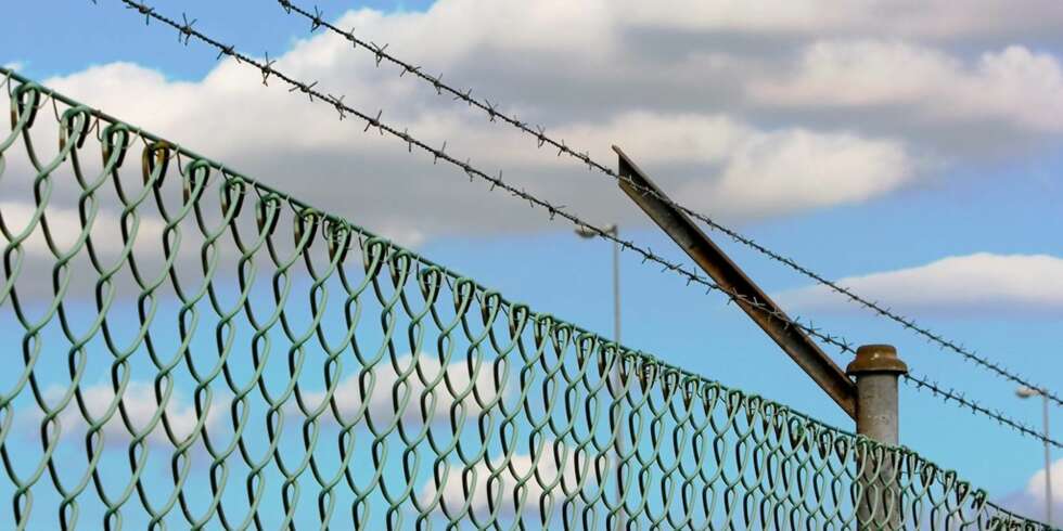 HACKET FRA INNSIDEN: Plymouth County Jail ble hacket av en pedofilidømt fange. HACKET FRA INNSIDEN: Plymouth County Jail ble hacket av en pedofilidømt fange.