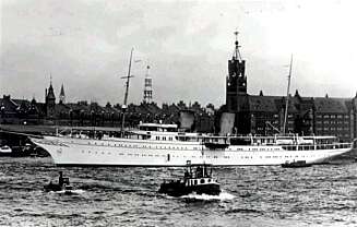 DEN FØRSTE: Savarona ble kjøpt av den tyrkiske regjering i 1938 og gitt til president Atatürk. Han døde senere samme år. DEN FØRSTE: Savarona ble kjøpt av den tyrkiske regjering i 1938 og gitt til president Atatürk. Han døde senere samme år.