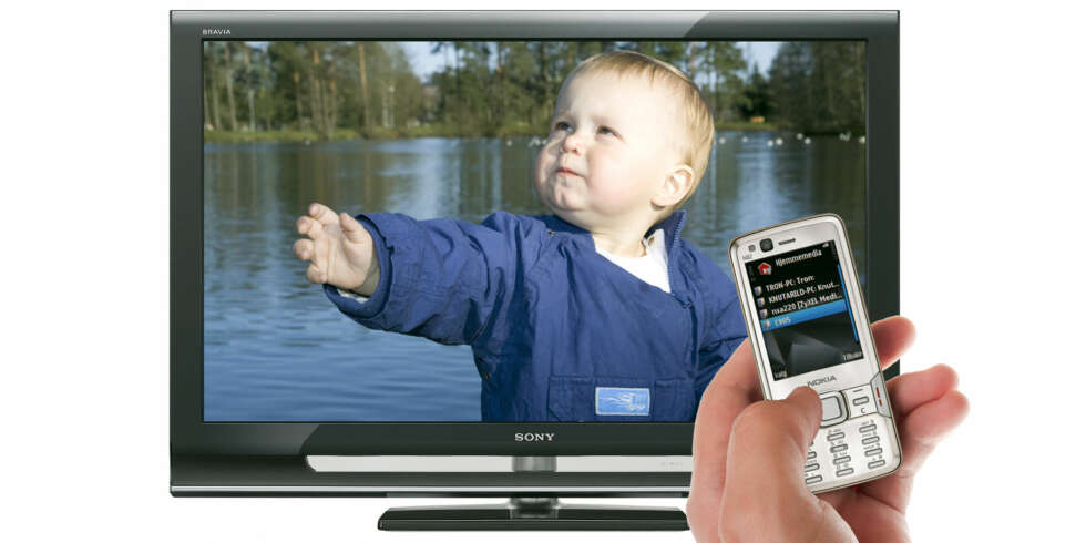 Med DLNA kan du vise bilder fra mobilen direkte på TV-en, eller hente innhold fra andre enheter. Med DLNA kan du vise bilder fra mobilen direkte på TV-en, eller hente innhold fra andre enheter.