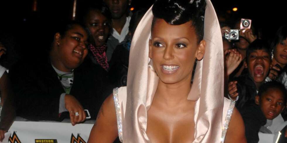 INTERGALAKTISK: Mel B sitt antrekk så nesten utenomjordisk ut. INTERGALAKTISK: Mel B sitt antrekk så nesten utenomjordisk ut.