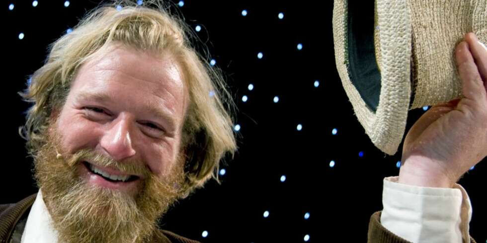 PÅ DAMEJAKT: Petter etterlyser flere kvinnelige samlere til en ny runde med «Tingenes tilstand» på NRK. PÅ DAMEJAKT: Petter etterlyser flere kvinnelige samlere til en ny runde med «Tingenes tilstand» på NRK.