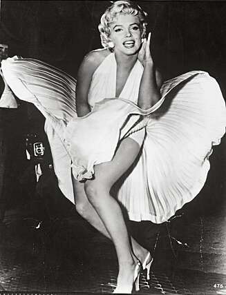 LEGENDARISK: Marilyn er nå en legende i filmhistorien. Her fra den velkjente scenen fra filmen "The Seven Year Itch" fra 1955. LEGENDARISK: Marilyn er nå en legende i filmhistorien. Her fra den velkjente scenen fra filmen "The Seven Year Itch" fra 1955.