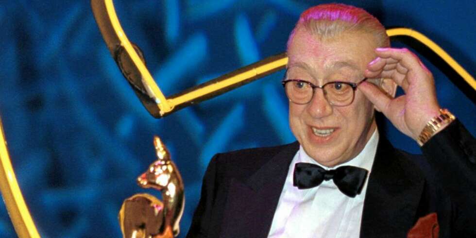 DØDE LØRDAG: Horst Tappert er død. I 1998 mottok han den tyske tv-prisen Bambi for sine enestående innsats som tv-skuespiller i rollen som Derrick. DØDE LØRDAG: Horst Tappert er død. I 1998 mottok han den tyske tv-prisen Bambi for sine enestående innsats som tv-skuespiller i rollen som Derrick.
