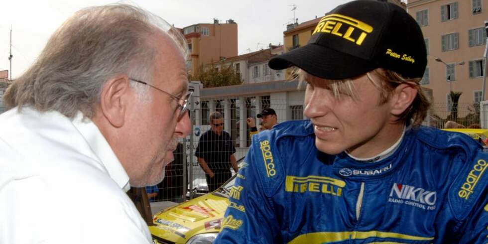 RALLY KORSIKA: Prodrive-sjef David Richards snakker med Petter Solberg under Rally Korsika i 2005. RALLY KORSIKA: Prodrive-sjef David Richards snakker med Petter Solberg under Rally Korsika i 2005.