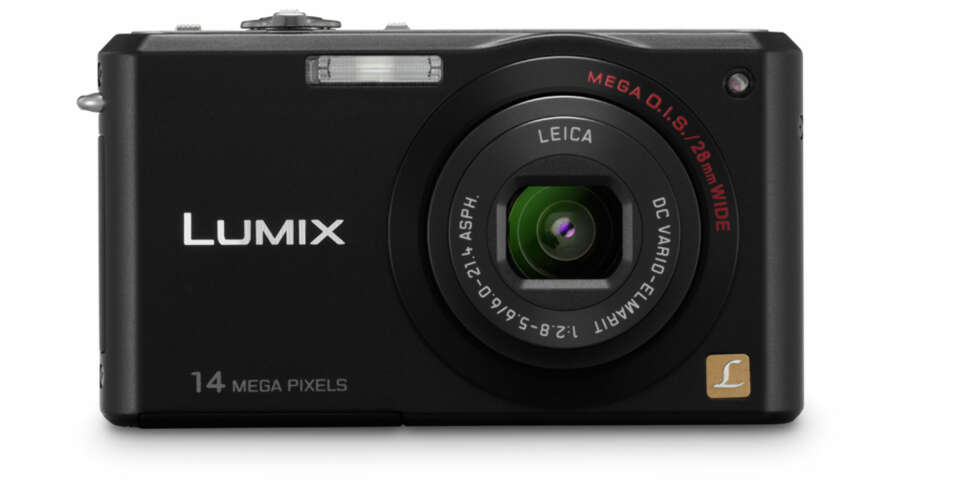 FLATT MEN FLOTT: Med Panasonic Lumic FX150 kan du ta bilder i RAW, formatet proffene foretrekker. FLATT MEN FLOTT: Med Panasonic Lumic FX150 kan du ta bilder i RAW, formatet proffene foretrekker.